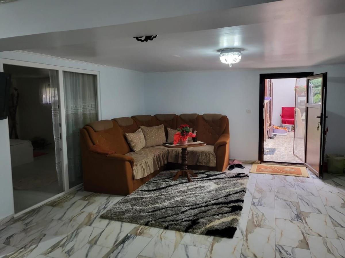 Apartamento Apartament Cu Terasa Si Gratar Satu Mare Exterior foto